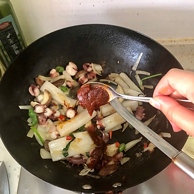 #暖冬醬在手，嗨吃部隊鍋#韓式章魚炒年糕