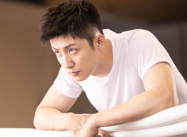 東方衛視“壓軸”劇開播，收視慘淡僅有0.4，慘遭湖南衛視吊打