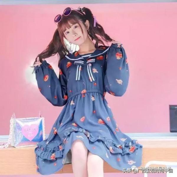 迎面一股海軍風，減齡顯瘦小能手