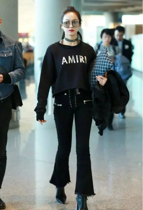 小個子不一定穿裙子好看,九分褲 靴子更好看,顯高還提氣質 小個子不一定穿裙子好看,九分褲 靴子更好看,顯高還提氣質