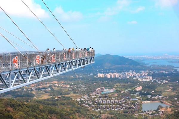 1年有150天住酒店，44次旅行，47次飛行！這江南女子怎麼做到的？