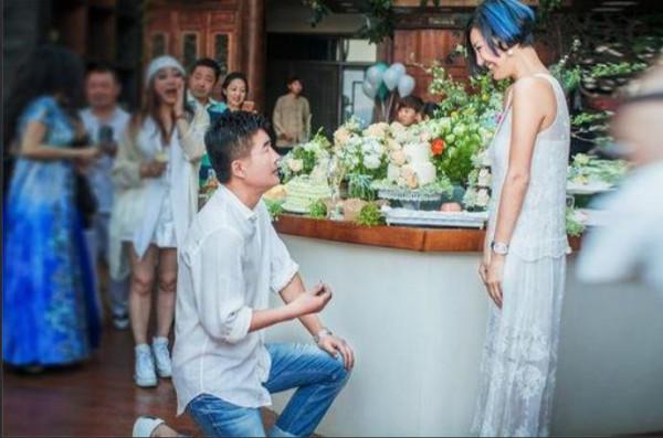 演員高曙光：和江珊遺憾離婚，51歲二婚娶圈外人，52歲喜當爹