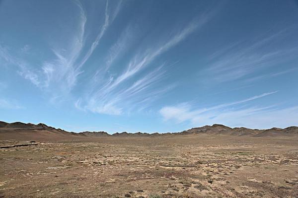 1964年10月13日,我國第一顆原子彈爆炸前三天,戈壁中出現了國軍 1964年10月13日,我國第一顆原子彈爆炸前三天,戈壁中出現了國軍