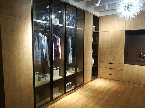 你家衣櫃就別再做定製的啦,如今流行金屬材質,省錢又環保,實用 你家衣櫃就別再做定製的啦,如今流行金屬材質,省錢又環保,實用