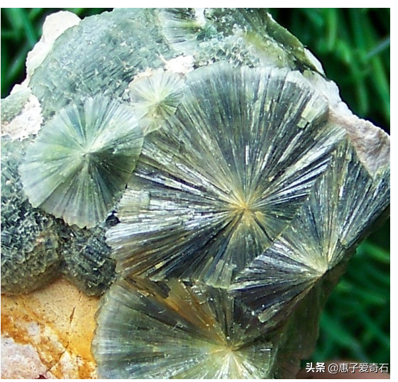 世界上最美麗的十五種石頭,不但外觀豔麗,而且價值不菲 世界上最美麗的十五種石頭,不但外觀豔麗,而且價值不菲