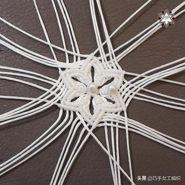 用繩子就能編出漂亮的雪花，超詳細的教程，一步一步教你編