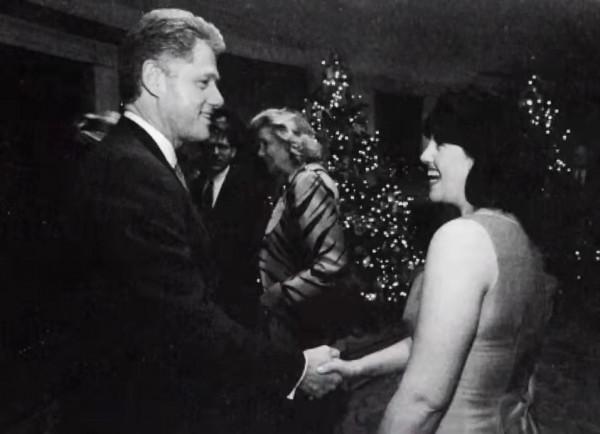 “拉鍊門”事件發生22年,克林頓終於向萊溫斯基道歉,說了什麼? “拉鍊門”事件發生22年,克林頓終於向萊溫斯基道歉,說了什麼?