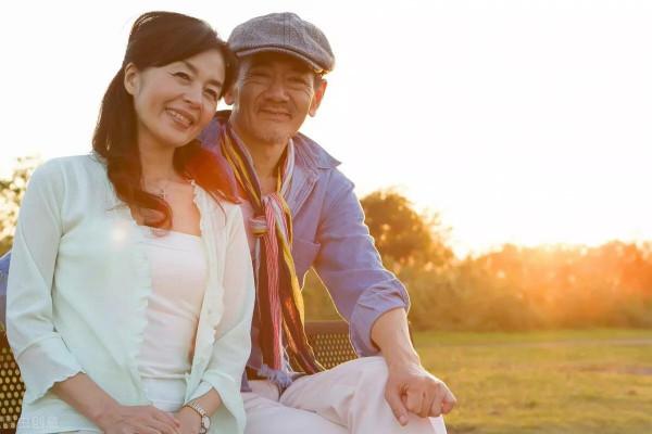 周圍中年男人突然猝死，促使我選擇放下，決心用愛營造一溫馨的家