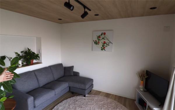 1米7的姑娘住進日本蝸居：55㎡小家層高2米，彷彿身處“小人國”