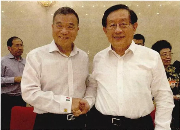 傳奇！他出生上海，從服務員“逆襲”成為董事長，還是法拉利股東之一！