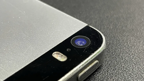 8年前的iPhone5s,還能再戰幾年? 8年前的iPhone5s,還能再戰幾年?