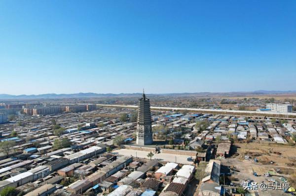 遼寧小縣有座千年古塔,比浙江雷峰塔更古樸,和遼代太皇太妃有關係 遼寧小縣有座千年古塔,比浙江雷峰塔更古樸,和遼代太皇太妃有關係