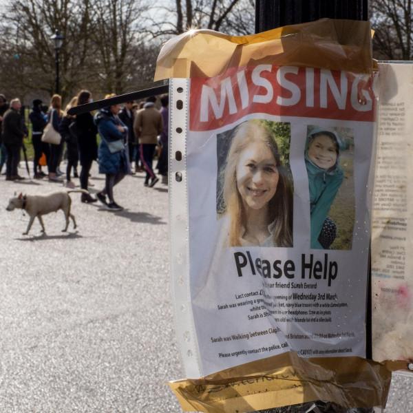 女性走夜路太危險，英國專家想用無人機護航？強光和錄影震懾壞人