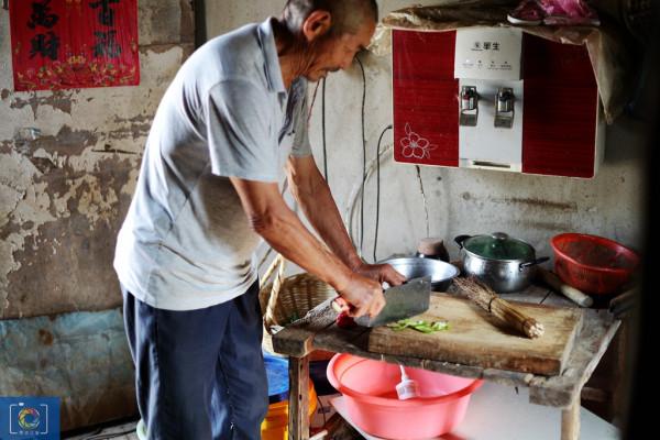 我今年86歲,解放前當長工,分了地主家3間土房,娶妻生子一輩子 我今年86歲,解放前當長工,分了地主家3間土房,娶妻生子一輩子