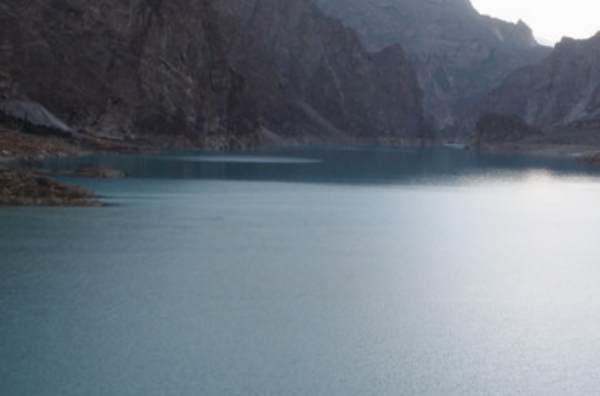 西姆沙爾“雪山人”：雪山上如履平地，6000米高原挖礦淘金難養家