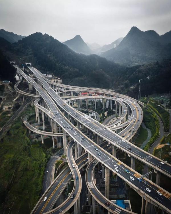 貴州，不僅有純天然美貌，還有些魔幻建築…