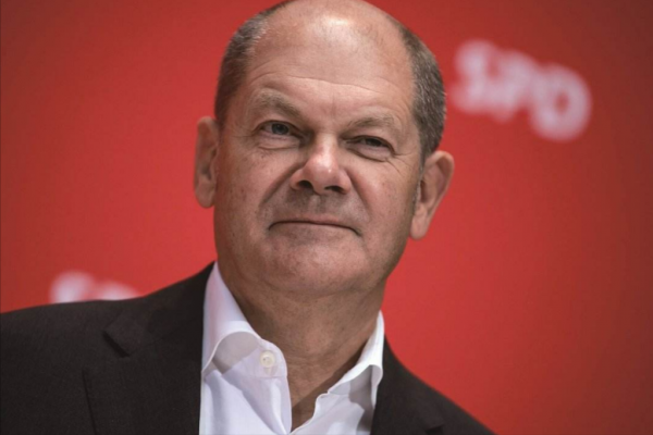 12月24日，朴槿惠被特赦；中企被印度打壓；德海軍司令威脅中方