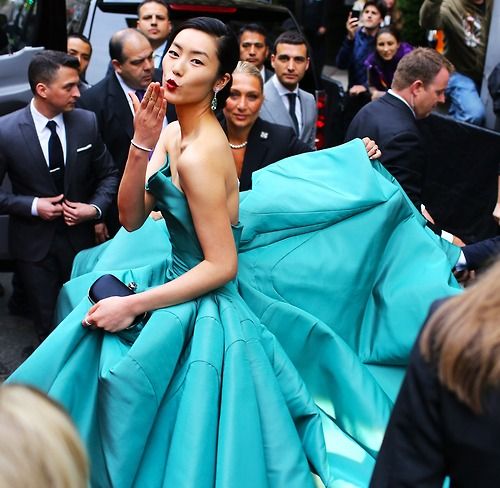 好萊塢女星最愛的設計師！紅毯之王仙女裙+銀河禮裙設計超耀眼