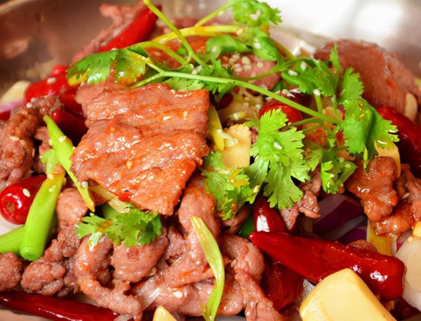 今年氣溫提前下降,孩子吃乾鍋菜,可以禦寒保暖 今年氣溫提前下降,孩子吃乾鍋菜,可以禦寒保暖