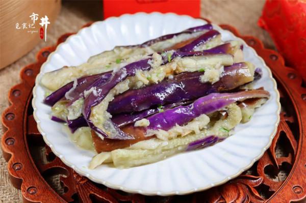 我家做涼拌茄子，不用上鍋蒸，茄子不變色，水汽少，入味好吃