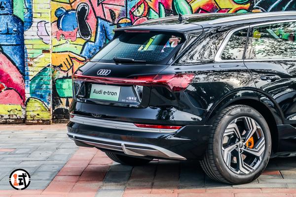 百年後的觸電新生，奧迪決定玩點不一樣的丨新試角