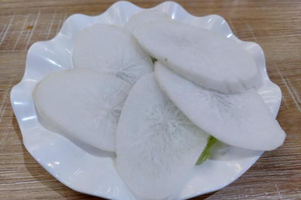 冬季寒冷乾燥,應以溫熱飲食為主,在食物搭配上,4種選擇少不了 冬季寒冷乾燥,應以溫熱飲食為主,在食物搭配上,4種選擇少不了