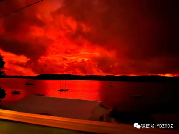 南太平洋湯加火山發生巨大噴發，噴發形成了血色夕陽和海嘯活動