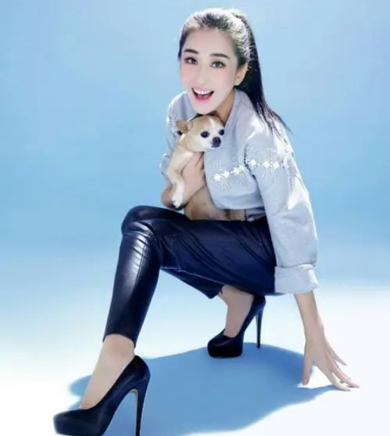 杜若溪：嫁男神偶像嚴屹寬，兩度流產生女，風光幸福背後有艱辛