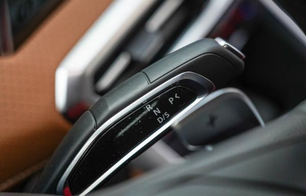 實拍上汽大通MAXUS G50 PLUS：15萬級「全家快樂車」