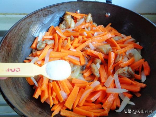 我家冬天週末一日三餐，抓飯配燉菜，好吃又暖和