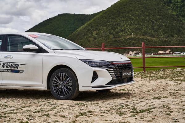 試駕賽道級寬體家轎奕炫MAX 從麗江自駕香格里拉納帕海