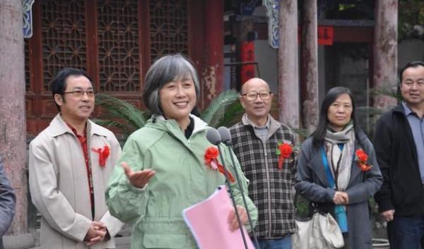 汪文華和她停播的《曲苑雜壇》,停播的這10年她過得咋樣? 汪文華和她停播的《曲苑雜壇》,停播的這10年她過得咋樣?