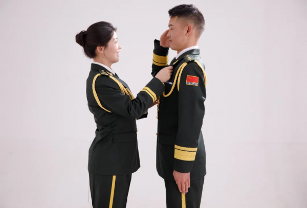 軍戀是啥感覺？我們問了25位兵哥和姑娘