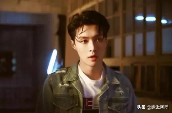 《披荊斬棘的哥哥》成團夜被曝改錄播,結果或洩露,張藝興遭排斥 《披荊斬棘的哥哥》成團夜被曝改錄播,結果或洩露,張藝興遭排斥