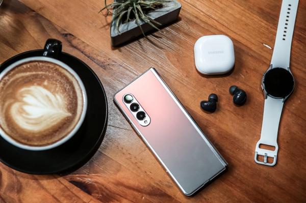 摺疊屏旗艦再升級 三星Galaxy Z Fold3|Flip3 5G登陸瀋陽