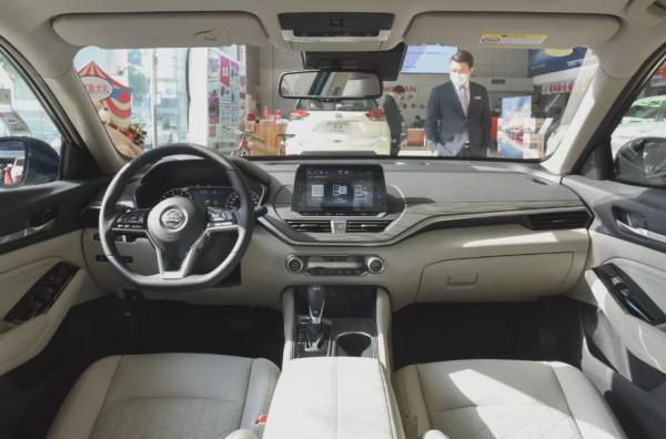 特點鮮明的合資B級車對決：日產天籟VS雪鐵龍C6