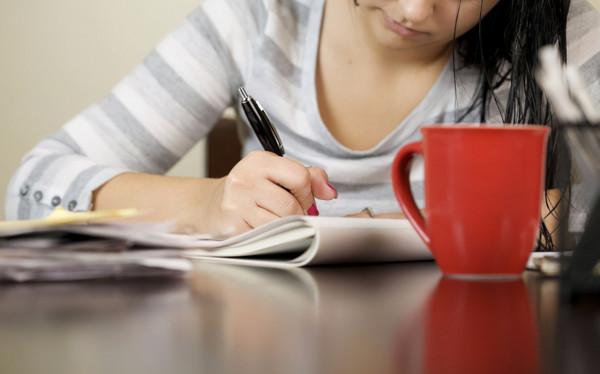 &OpenCurlyDoubleQuote;原來不是我就行&rdquo;丈夫幫女鄰居修1小時水管，親手毀了七年婚姻