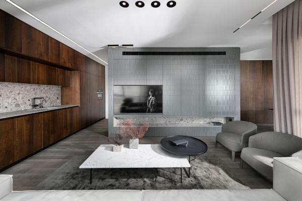 99㎡裝出大平層效果，12㎡的大陽臺只裝護欄不封窗，這才是真享受