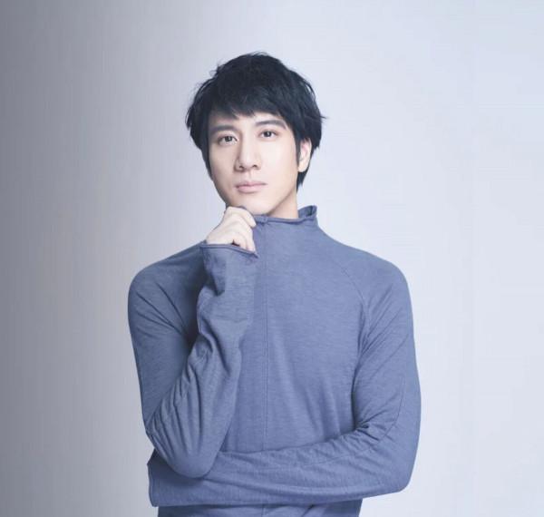 45歲王力宏近照曝光,鬍子頭髮都花白,與范瑋琪夫婦同框差別大 45歲王力宏近照曝光,鬍子頭髮都花白,與范瑋琪夫婦同框差別大