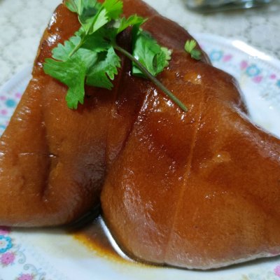 冰糖肘子---東北家常版 冰糖肘子---東北家常版