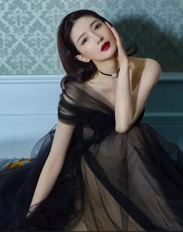 江疏影高學歷高顏值高身材，三高美到了巔峰