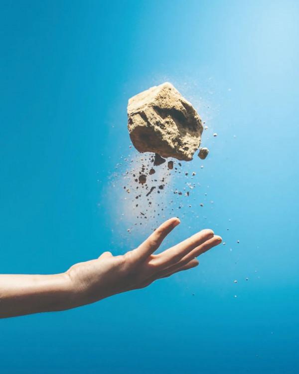 引力如何工作的？引力子是否有質量？