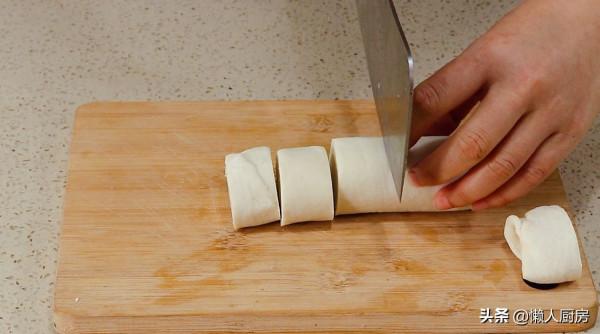 天氣越冷，紅薯越來越甜，遇到酥皮紅薯餅別手軟，3張手抓餅搞定