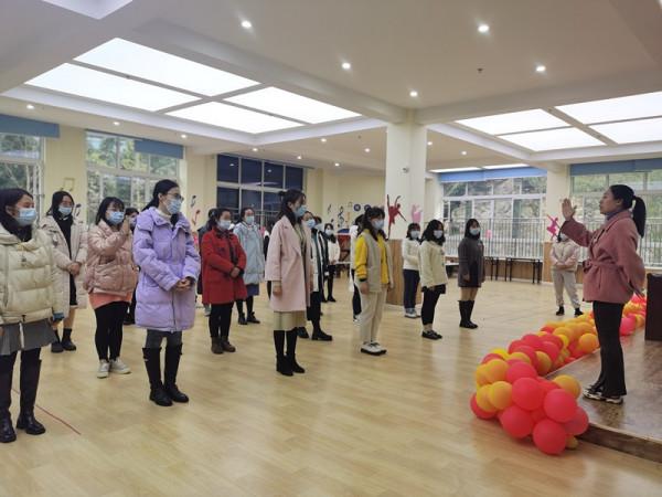 福門街幼兒園開展早操隊形佇列研討活動