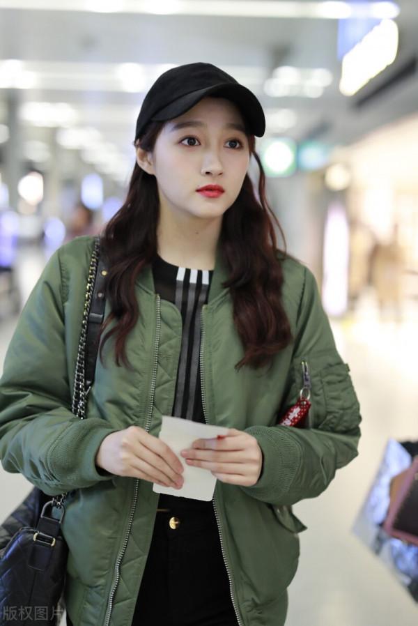 演員關曉彤 演員關曉彤