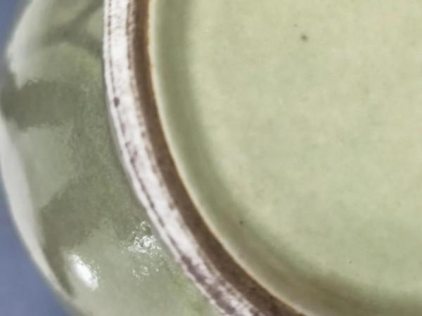 釉裡紅三羊開泰賞瓶，