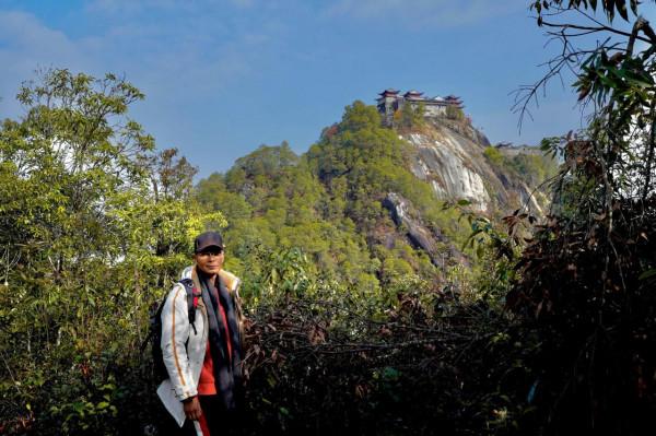 登雲峰山“追雪”