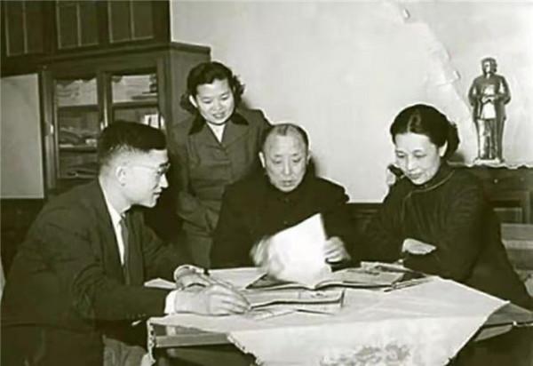 1955年國軍上將衛立煌返回大陸，毛主席親自設宴，最後官至副國級