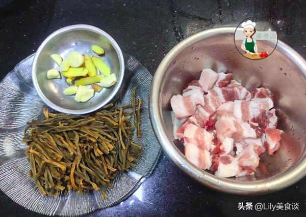 夏天這蔬菜多買點,曬乾囤起來,泡一泡,切段燜五花肉,越嚼越香 夏天這蔬菜多買點,曬乾囤起來,泡一泡,切段燜五花肉,越嚼越香