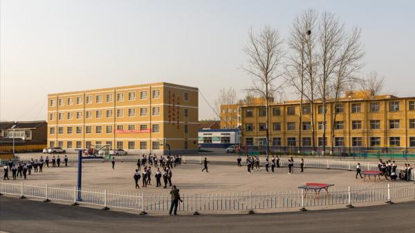 老師通知:下雨天禁止學生帶傘到校!學校如此“神操作”為哪般? 老師通知:下雨天禁止學生帶傘到校!學校如此“神操作”為哪般?